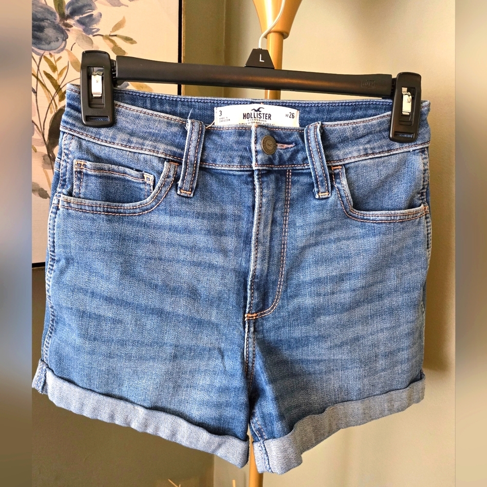 Hollister shorts sz 3 w26